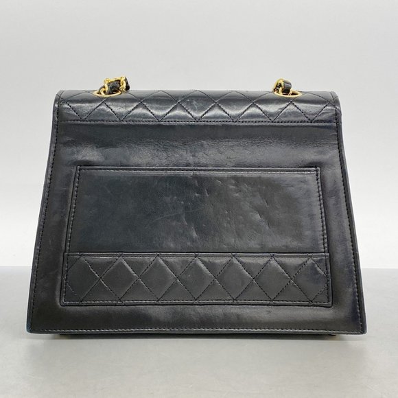 CHANEL Black Lambskin Leather Shoulder Bag - Picture 12 of 13